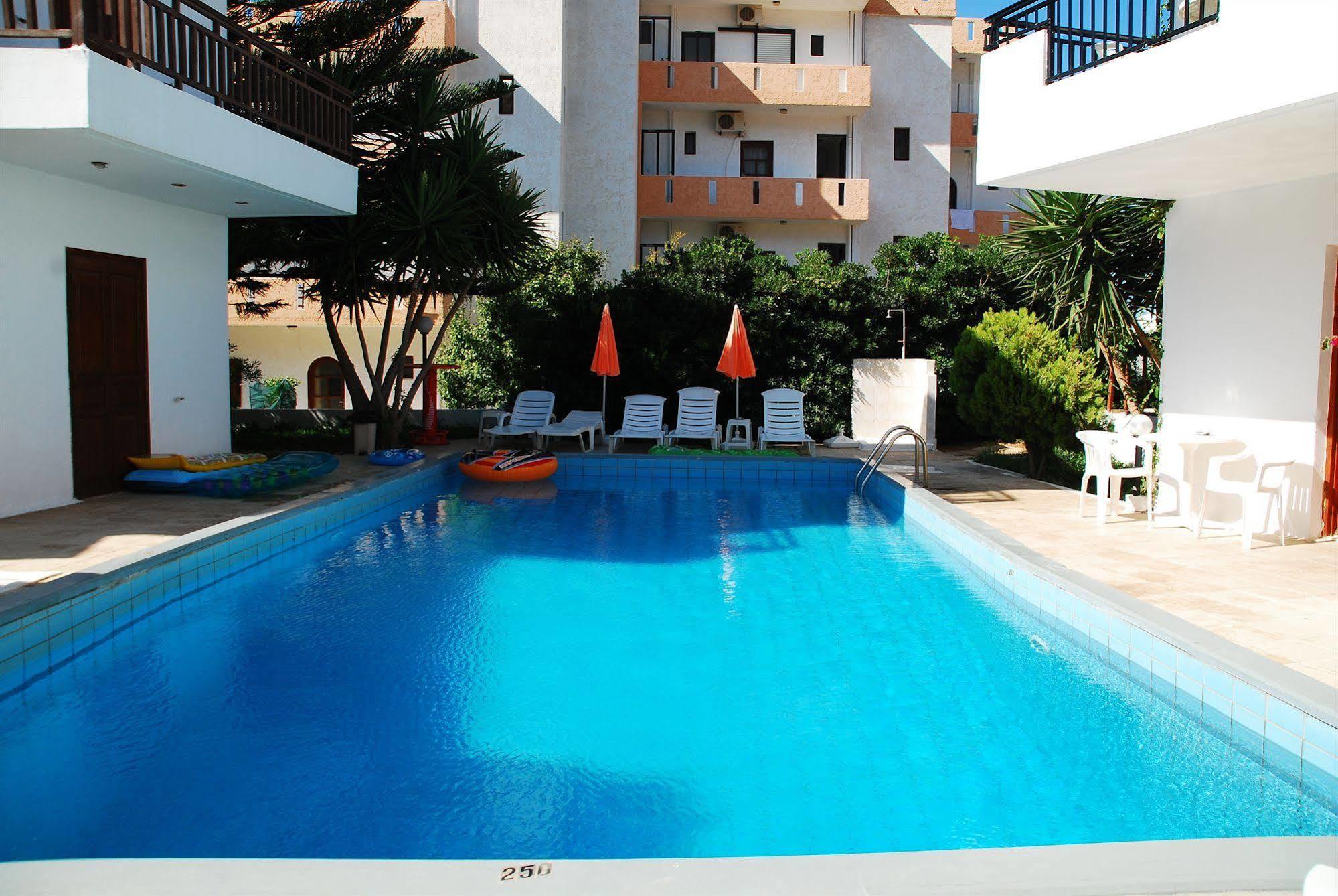 Sirocco Apartments Hersonissos  Dış mekan fotoğraf